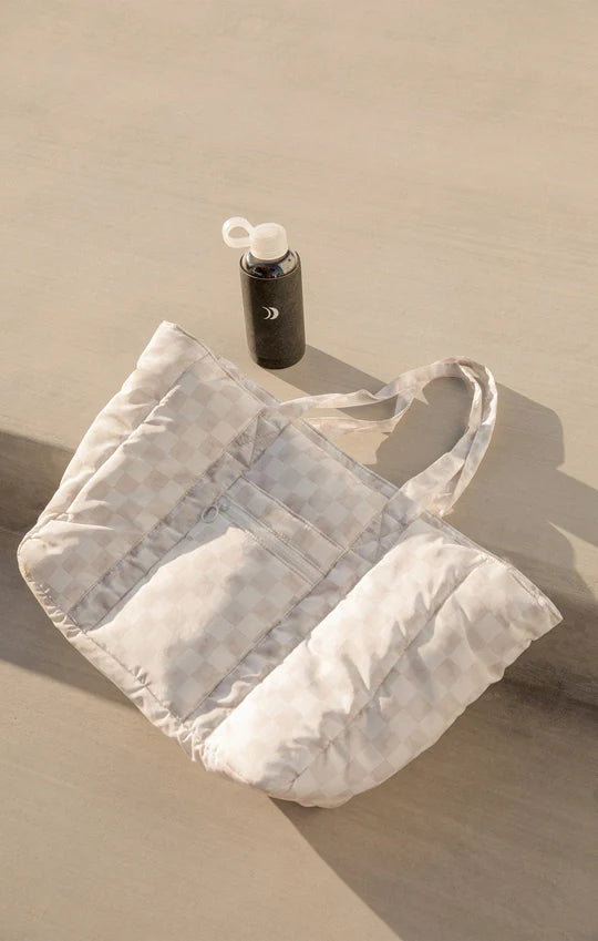 Pack It In Checker Tote in Sandstone