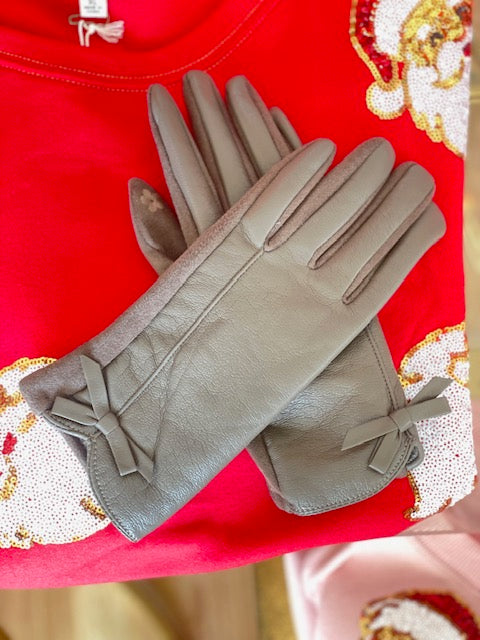 Faux Leather Gloves with Bow