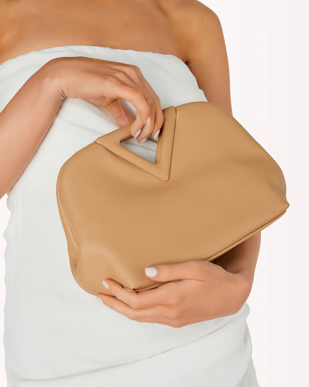 Kelly Cross Body in Light Clay
